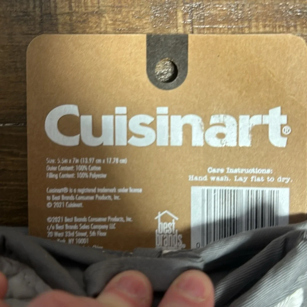 CUISINART GRAY/WHITE CHECKERED OVEN MITT 2 PACK: NEW WITH TAGS